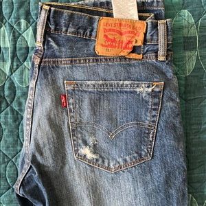 Destroyed Men’s Levi’s 511